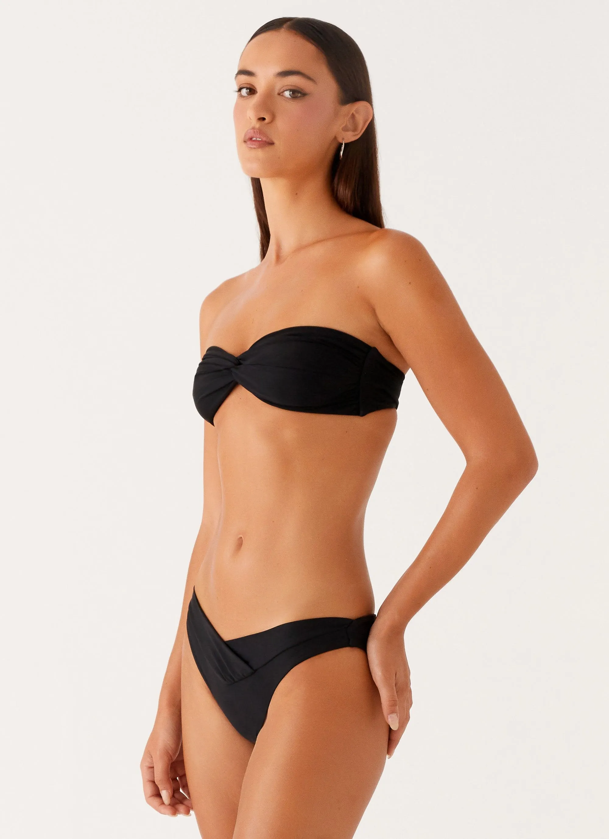 Tropical Comfort Delta Bandeau Bikini Top - Black