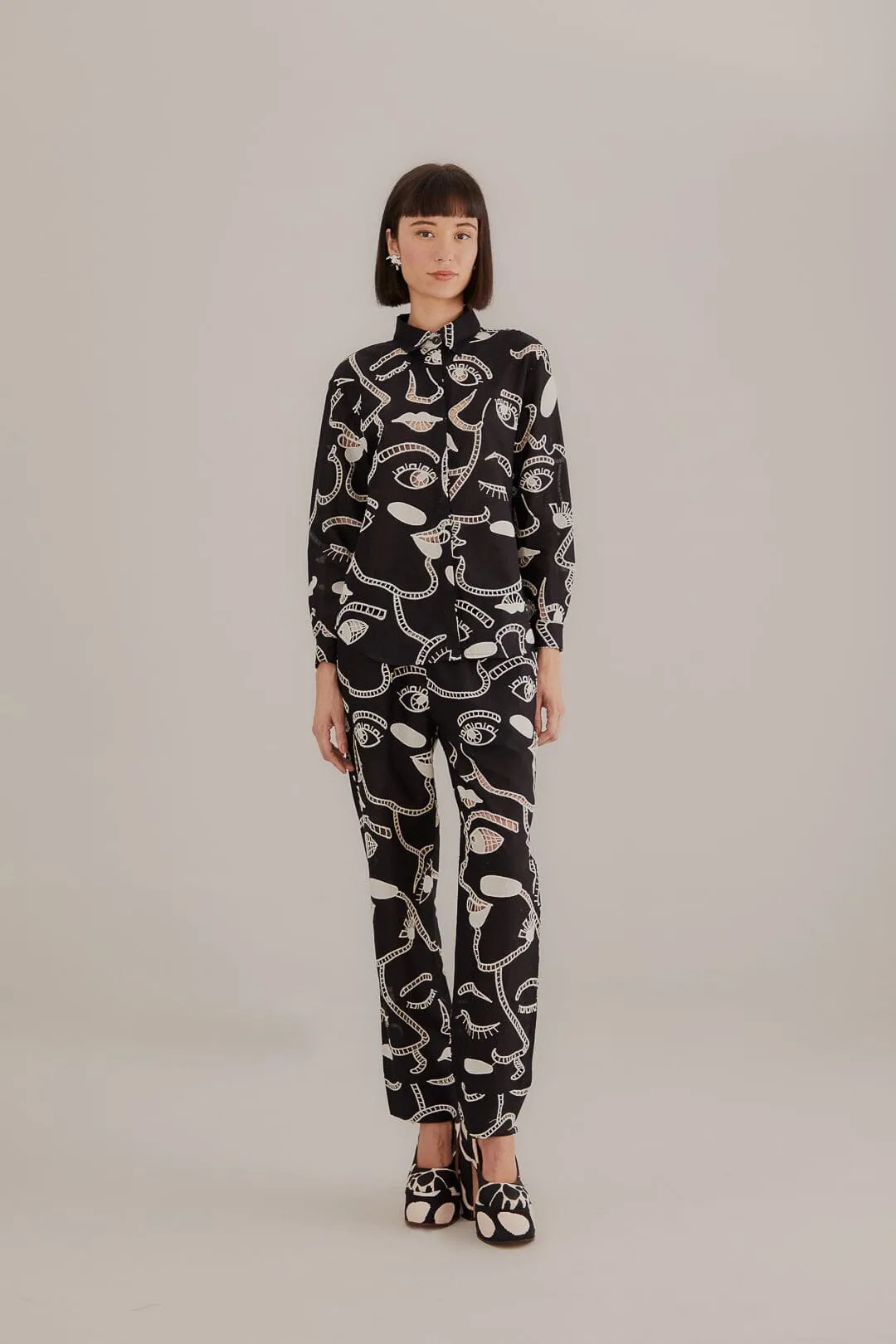 Quick Movement Wear Black Richelieu Faces Pants