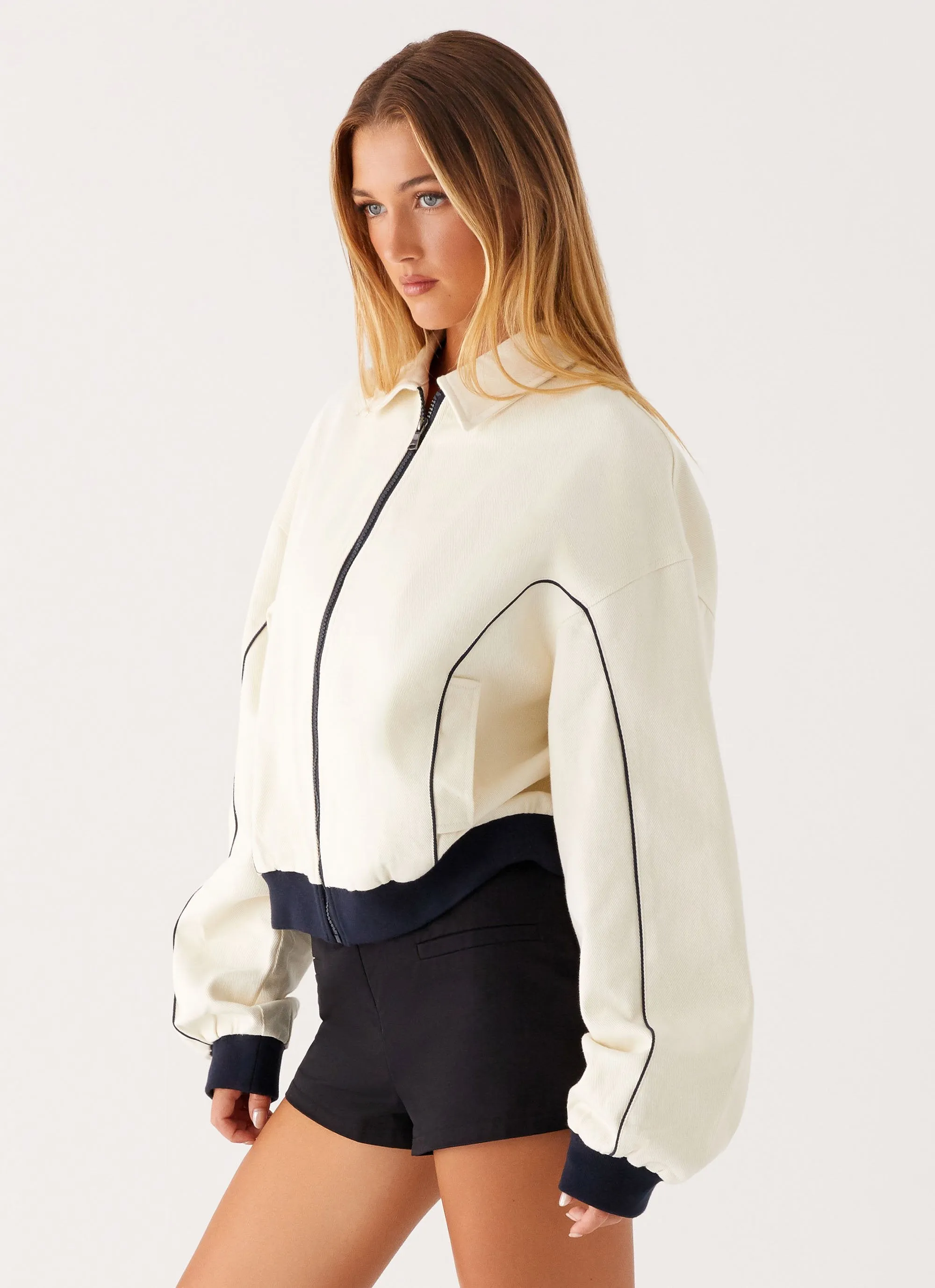Flexible Articulated Elbows Seamless Bonding Reese Bomber Jacket - White