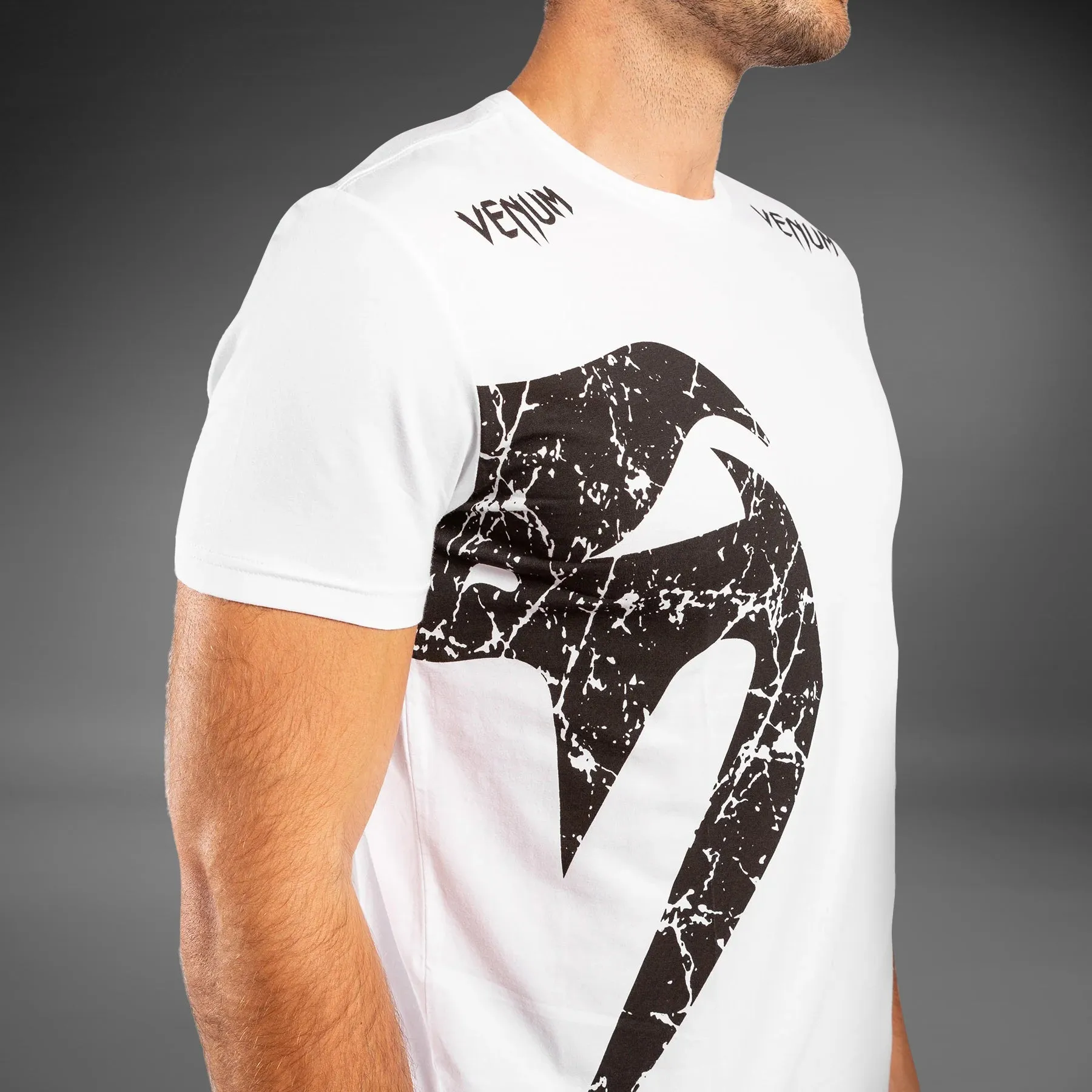 Venum Giant T-shirt - White Trendy Vibes Wear