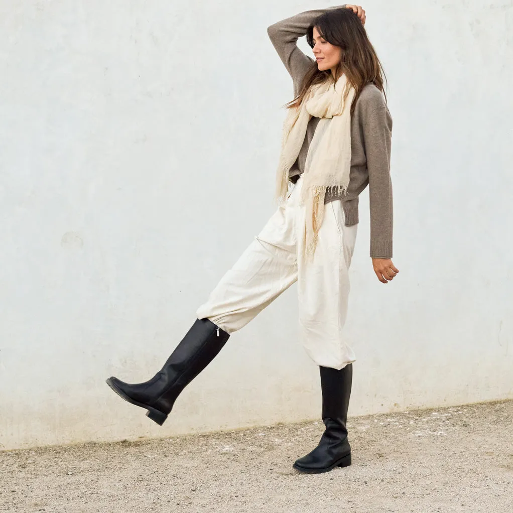 Traverse Tall Metatarsal Traction Sole Mud Resistant All Day Wear