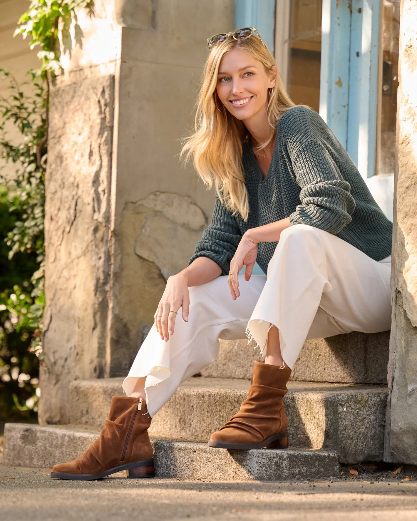 Traverse Scrunch Functional Form Slip Resistant Urban Commute