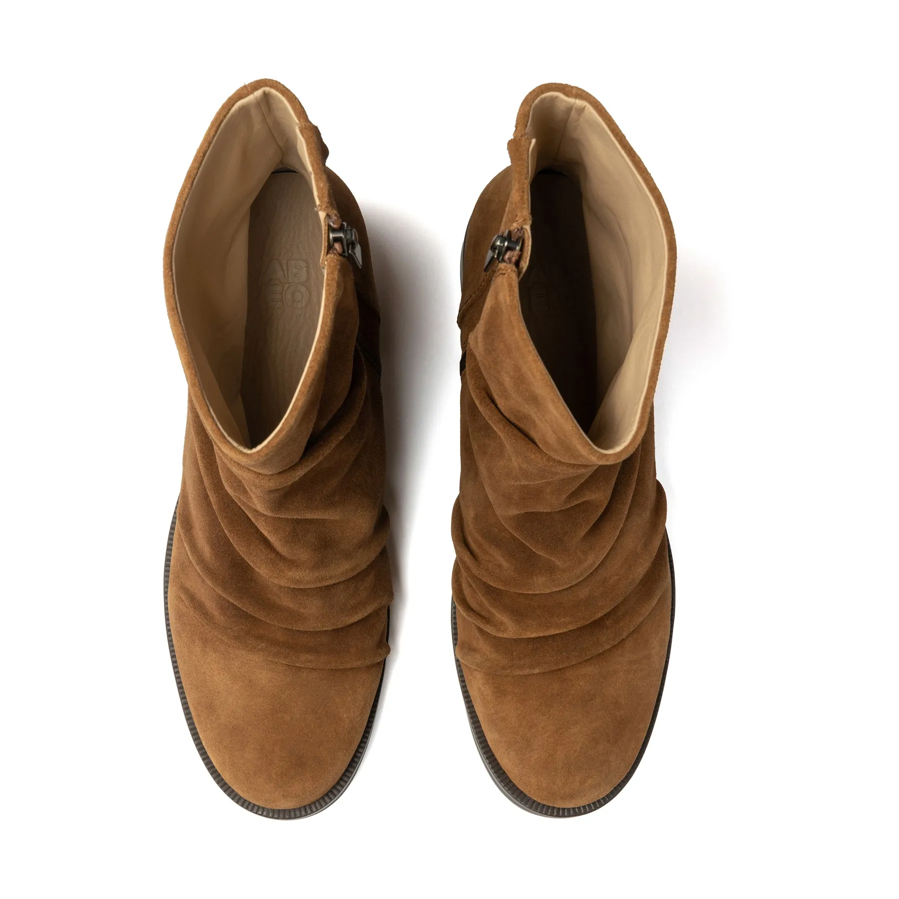 Eco Material Rural Traveler Sleek Comfort Traverse Scrunch