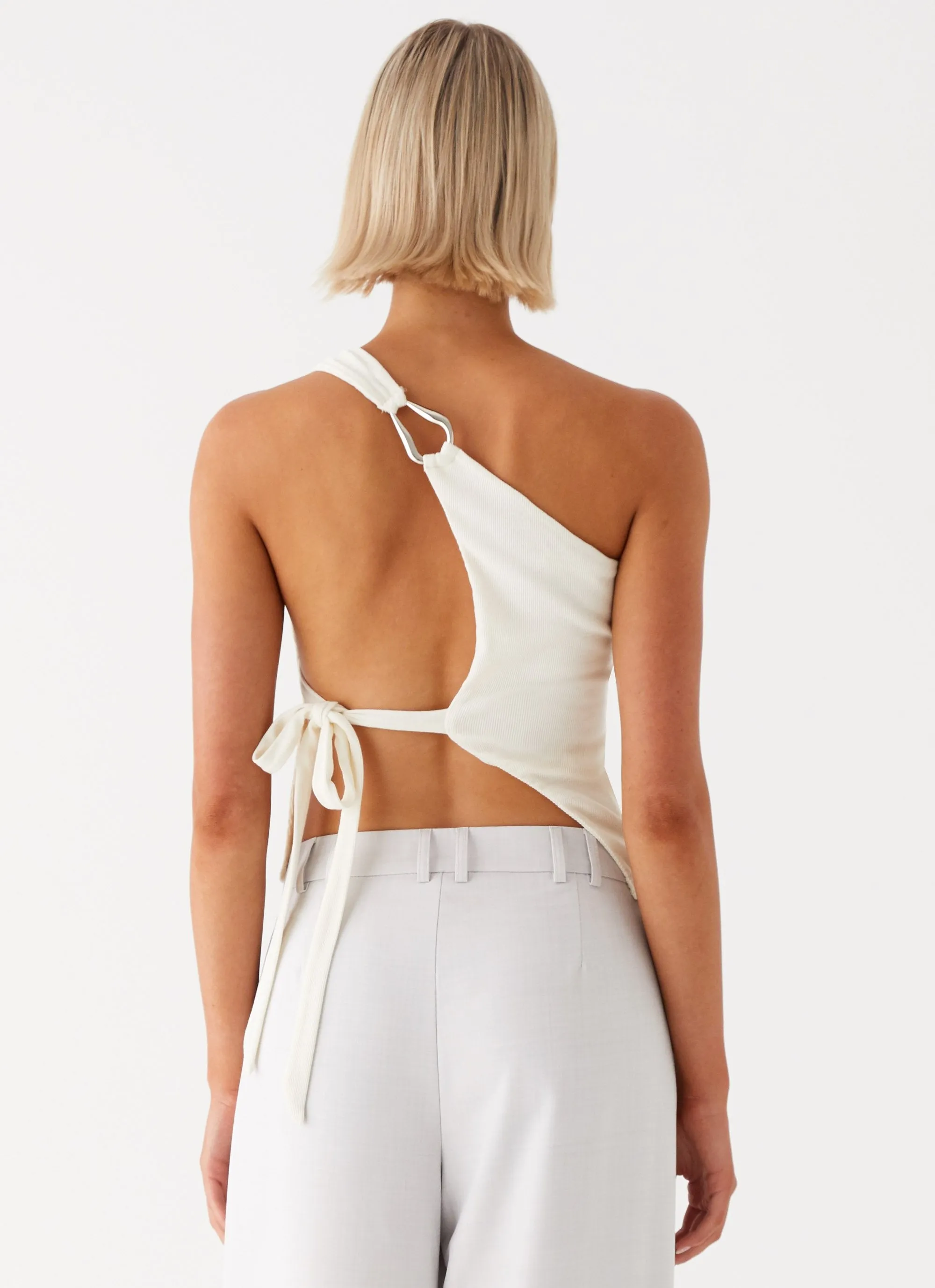 Evening Stroll Essential Outfit Safiya One Shoulder Top - White