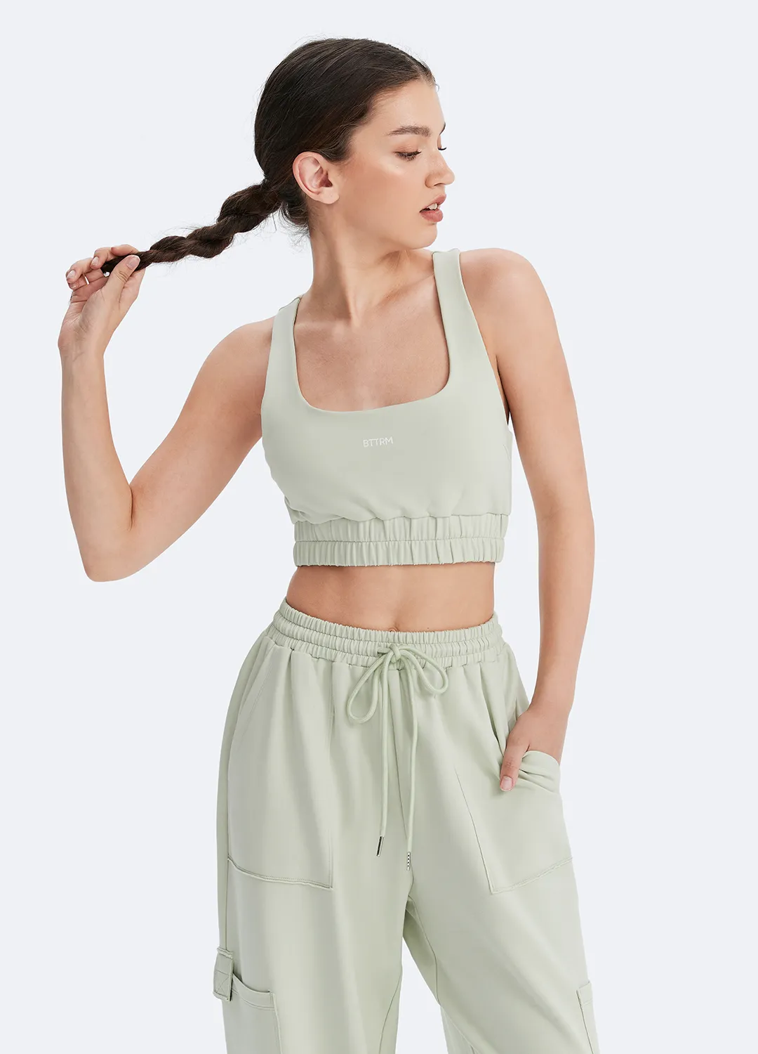 Loose fit seams Non-Chafing Edge Scoop Neck Racerback Bra