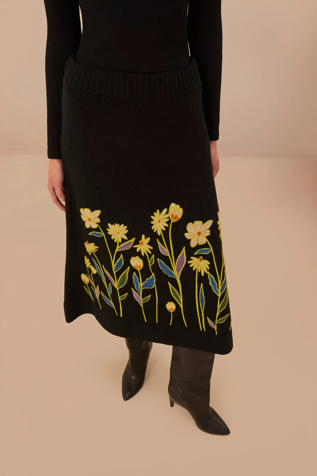 Non see through Tropical theme Black Farm Rio Flowers Embroidered Knit Skirt
