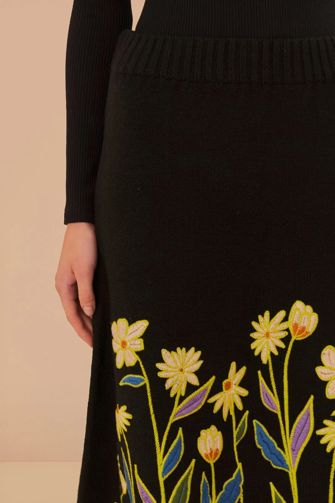 Black Farm Rio Flowers Embroidered Knit Skirt Sheer Overlay Sleek Flow