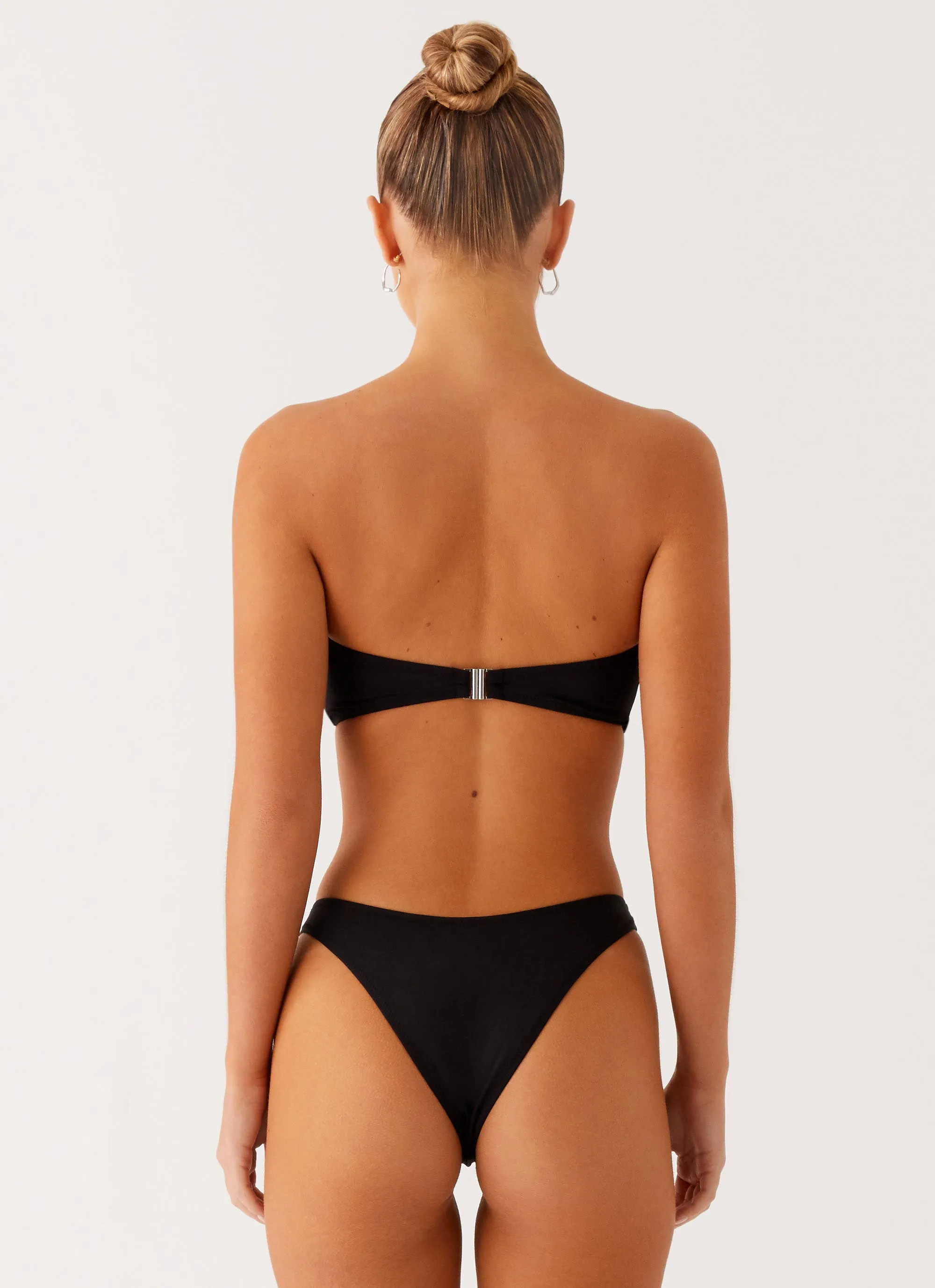 Cuba Strapless Bikini Top - Black Wave Defying Stitching