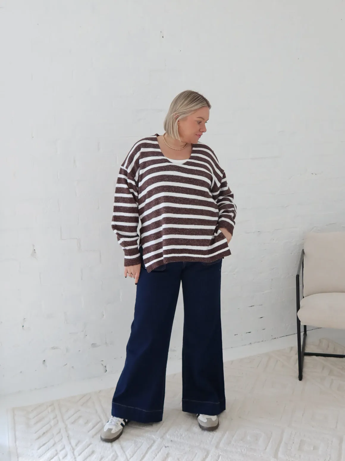 Taryn Knit - Chocolate/White Simple Silhouette