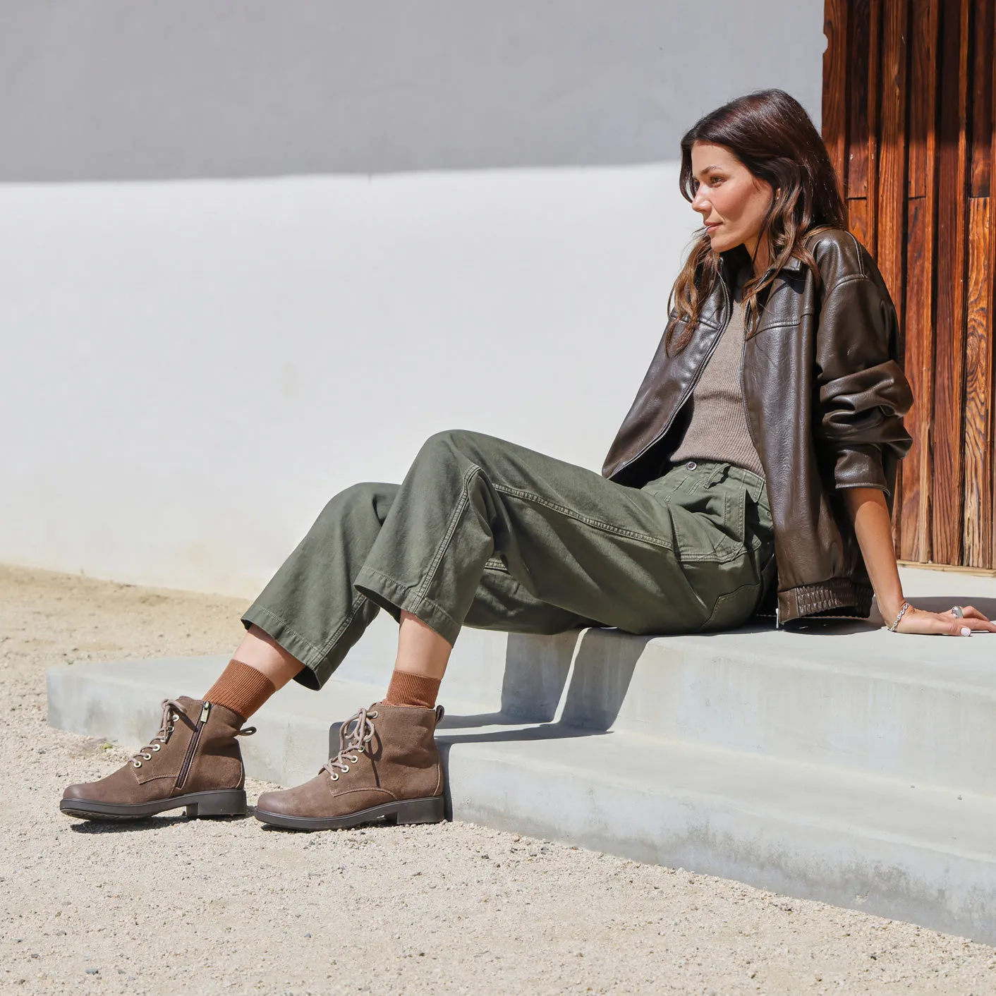 Compass Lace Metatarsal Flex Groove Technology