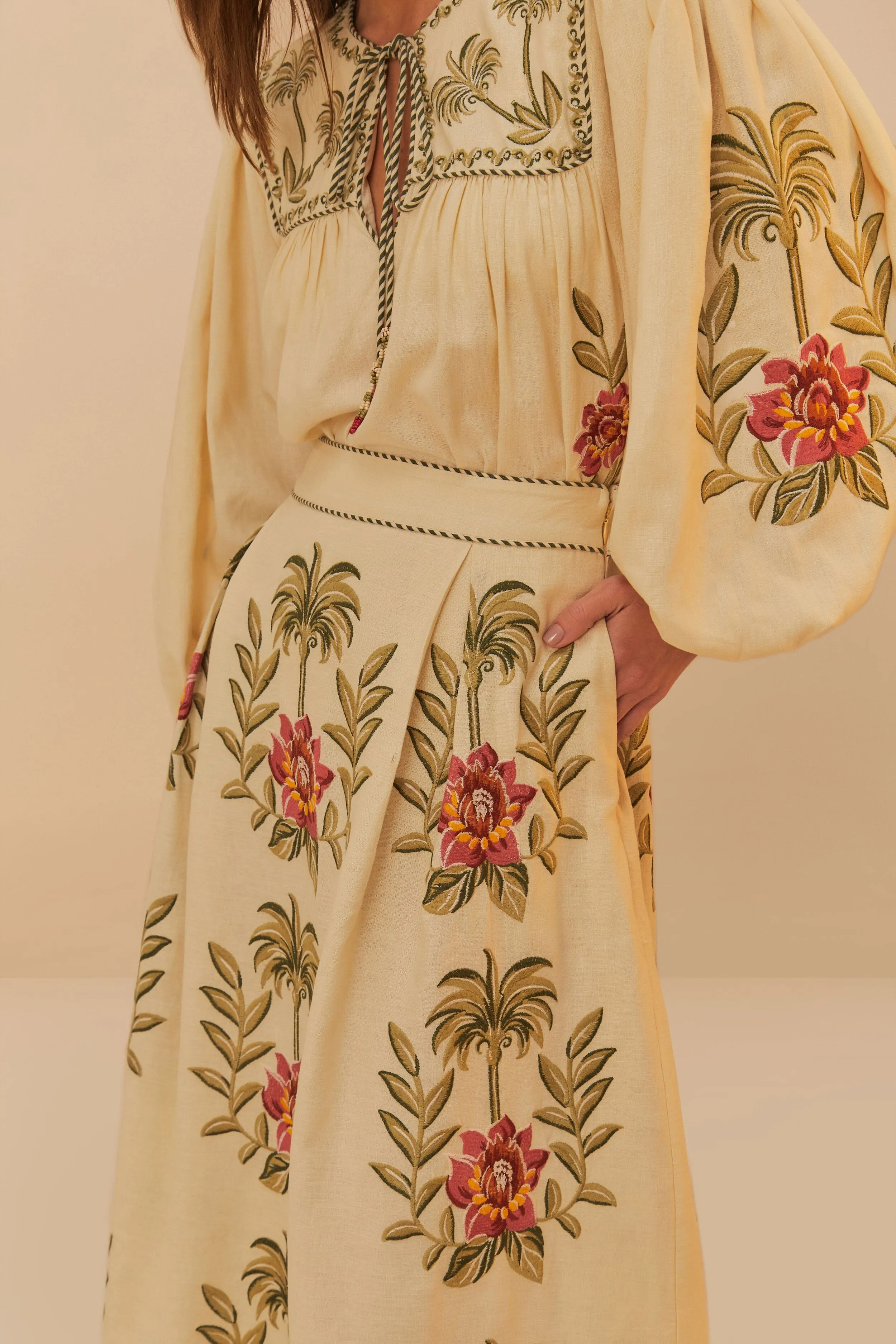 Seamless construction Tropical Flower Embroidered Sand Maxi Skirt