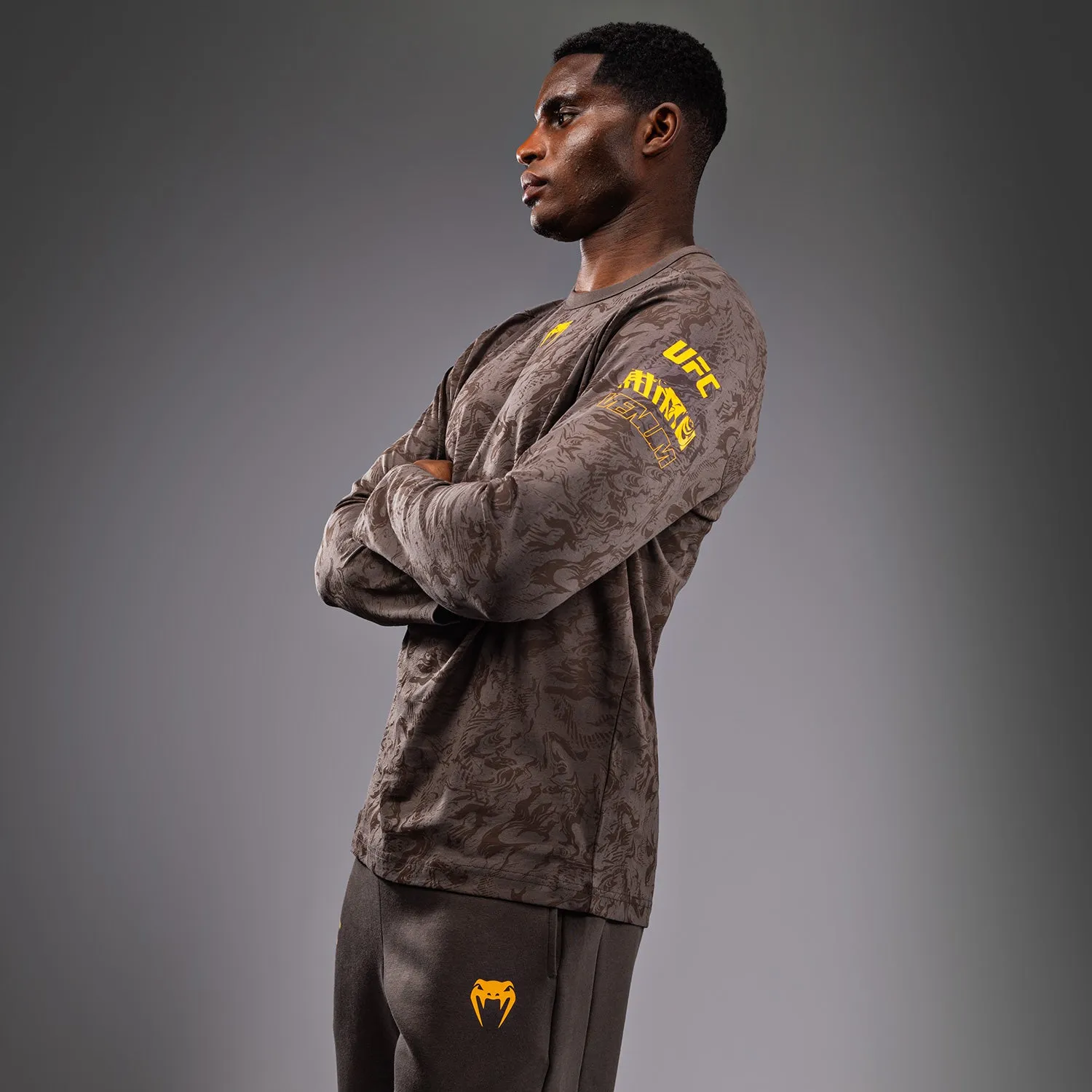 Comfortable Casual UFC Fusion by Venum Fight Week Men??s Long Sleeve T-Shirt - Earthen Brown