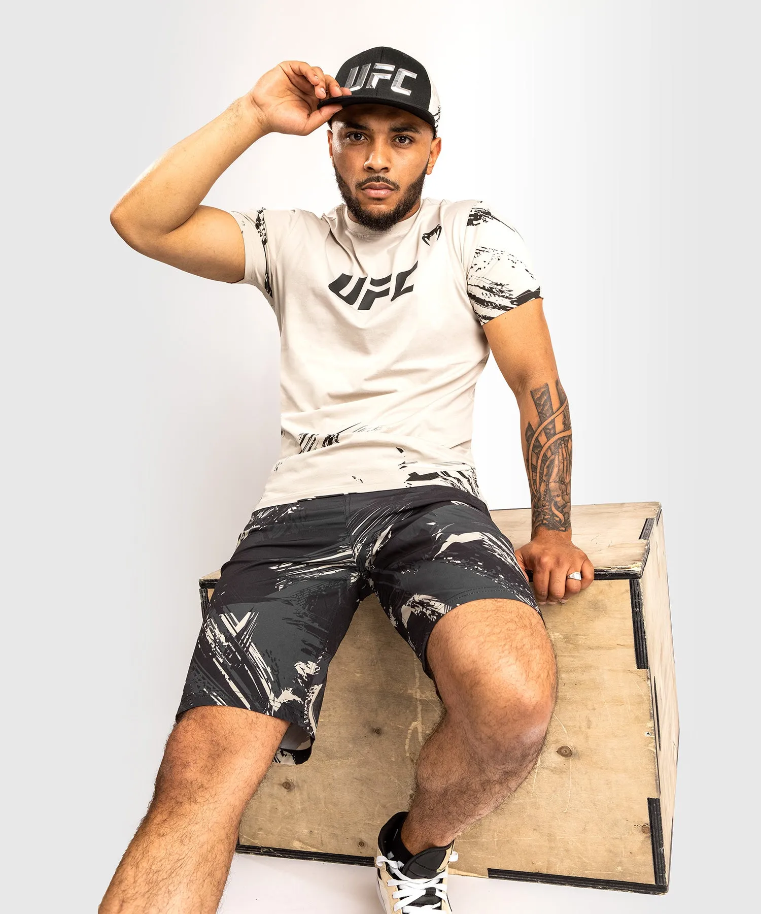 Fashion and Comfort Smooth Jersey Texture UFC Venum Authentic Fight Week Men??s 2.0 Short Sleeve T-Shirt - Sand