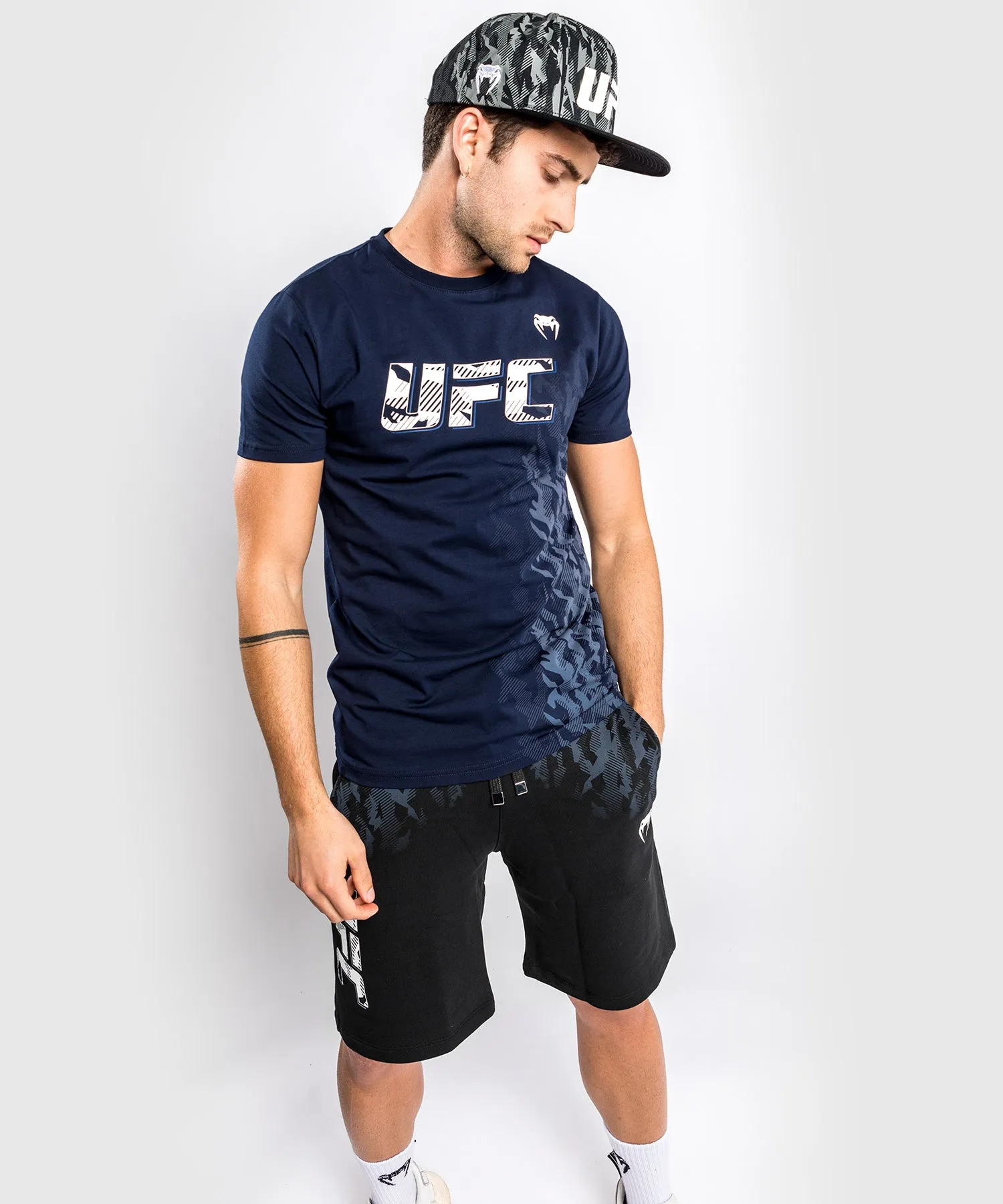 UFC Venum Authentic Fight Week Men's Short Sleeve T-shirt - Navy Blue Urban Look OekoTexCertified