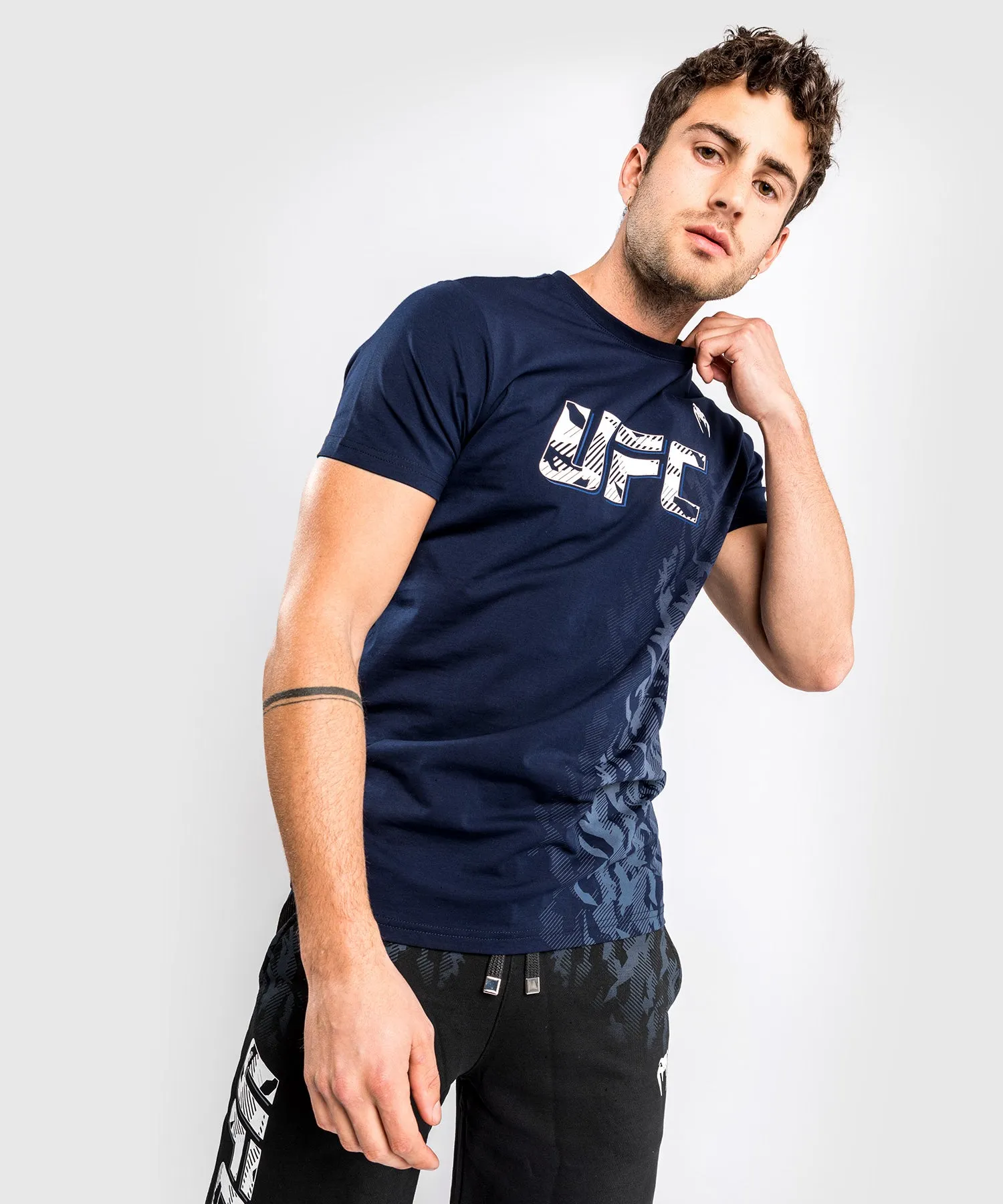UFC Venum Authentic Fight Week Men's Short Sleeve T-shirt - Navy Blue Layered Style Versatile Style