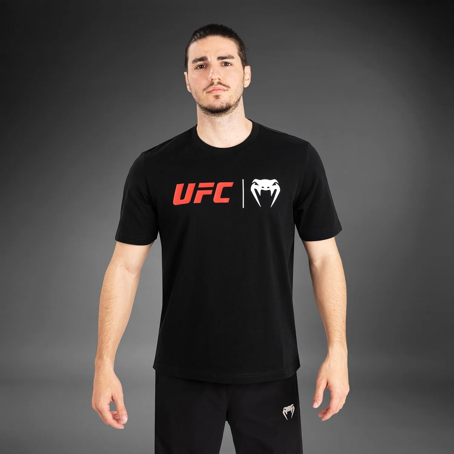 Reinforced Shoulders Day-to-Night Look UFC Venum Classic T-Shirt - Black/Red