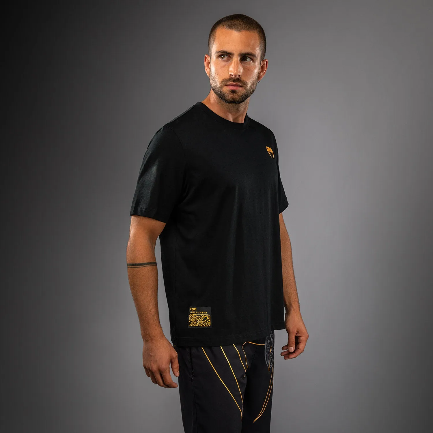 Comfy All-Day Venum Serpenti T-Shirt - Black/Silver/Gold