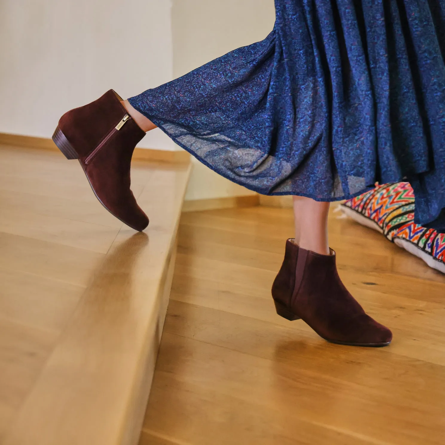 Canvas Material Via Boot Metatarsal