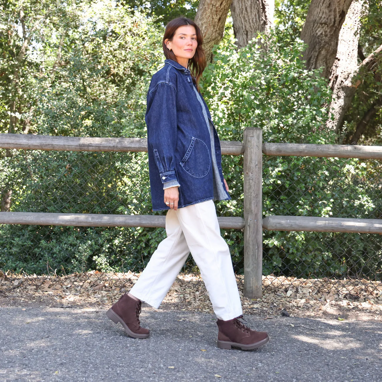 Vista Lace Metatarsal Cushioned Step Weekend Wanderer Non Marking Sole