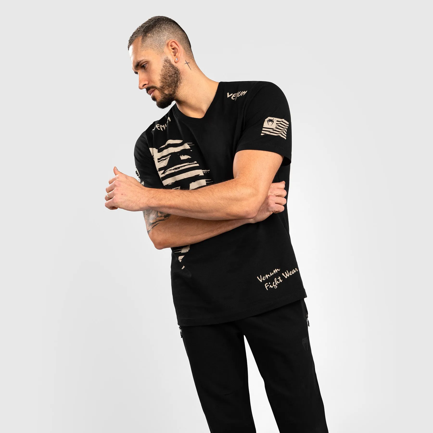 Raw Edge Hem Fit for Any Season VENUM GIANT USA T-SHIRT - REGULAR FIT - BLACK