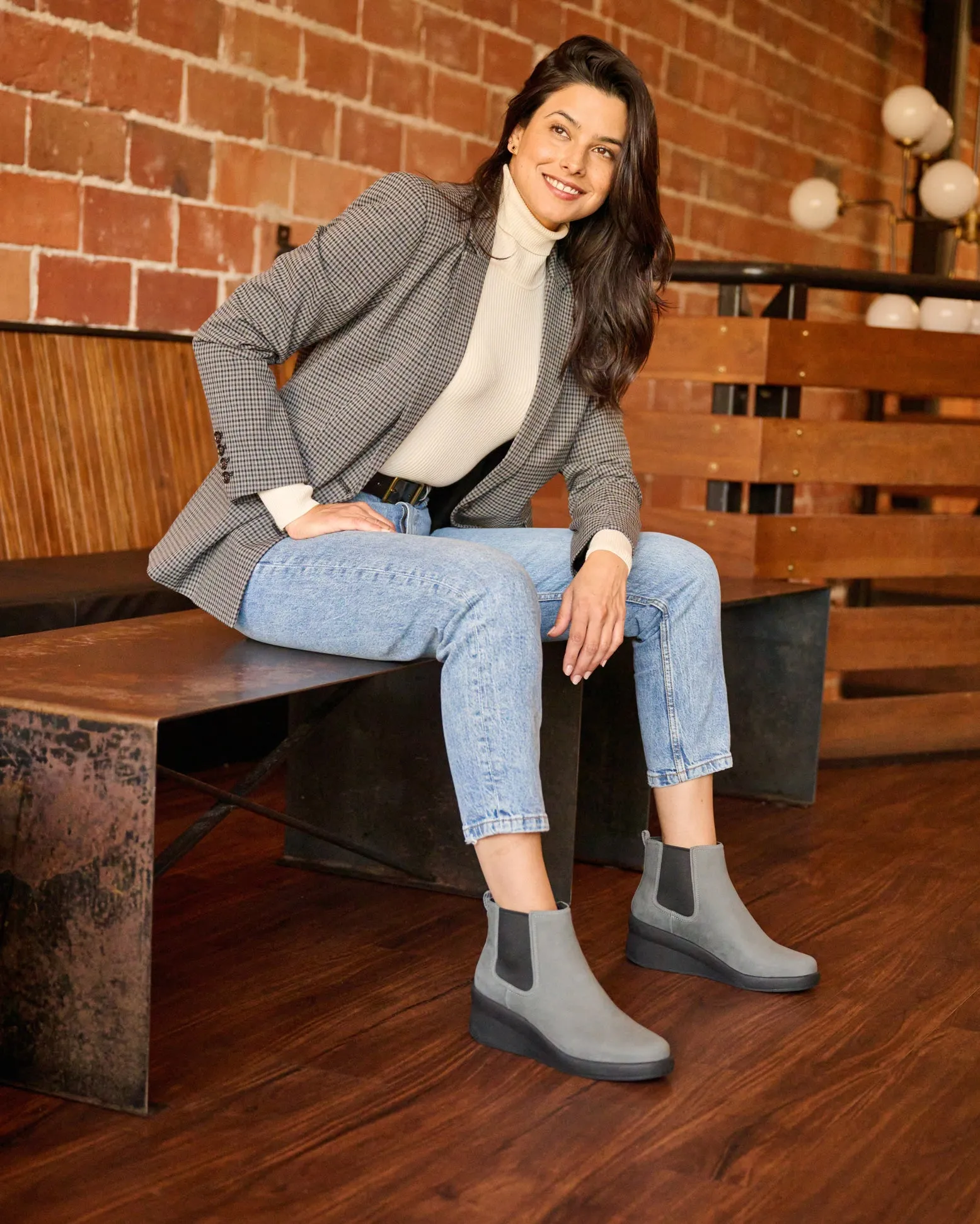 Passage Chelsea Metatarsal Odor Resistant