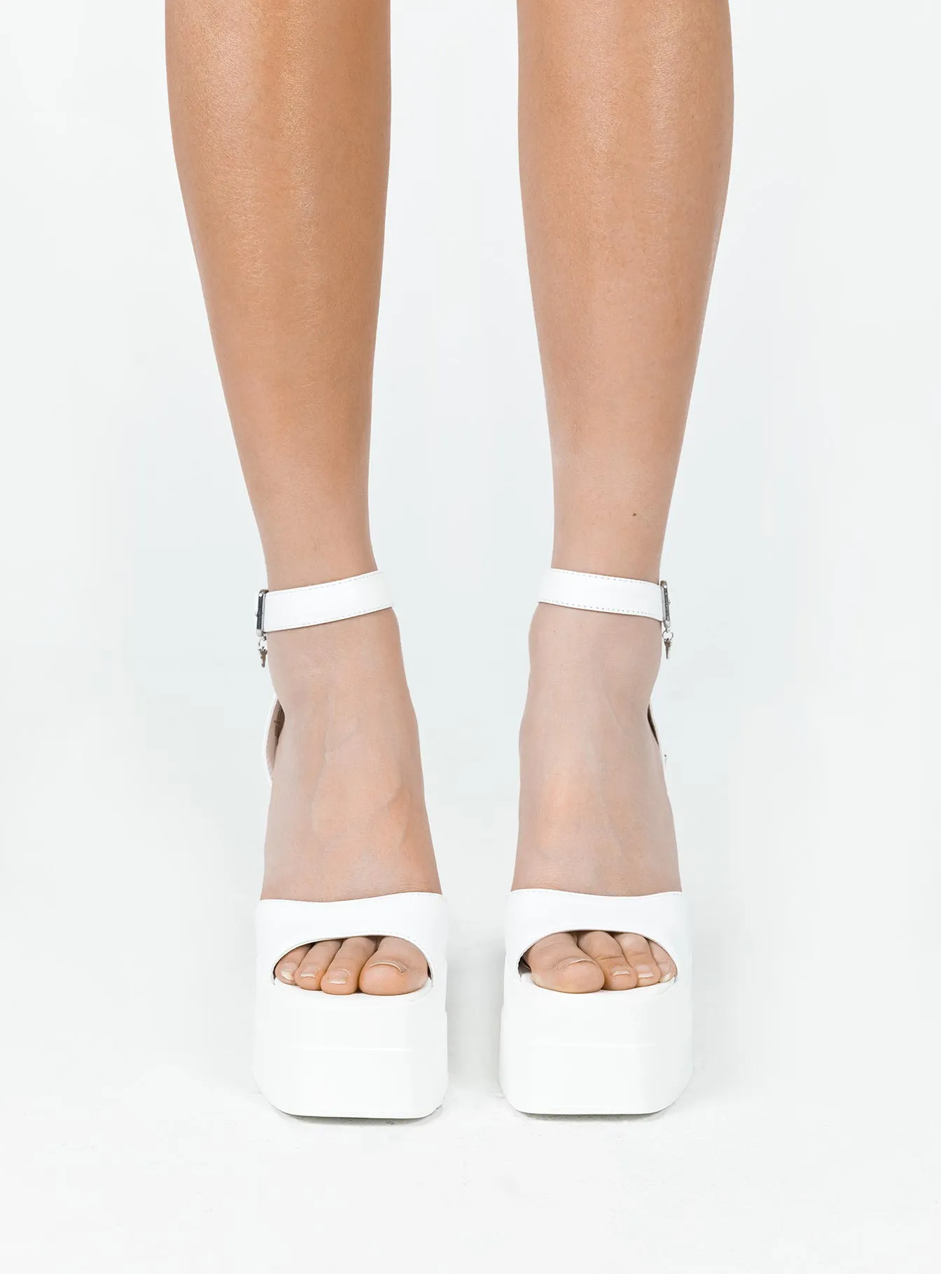 Trendy Footwear Windsor Smith Monaco Platform Heels White