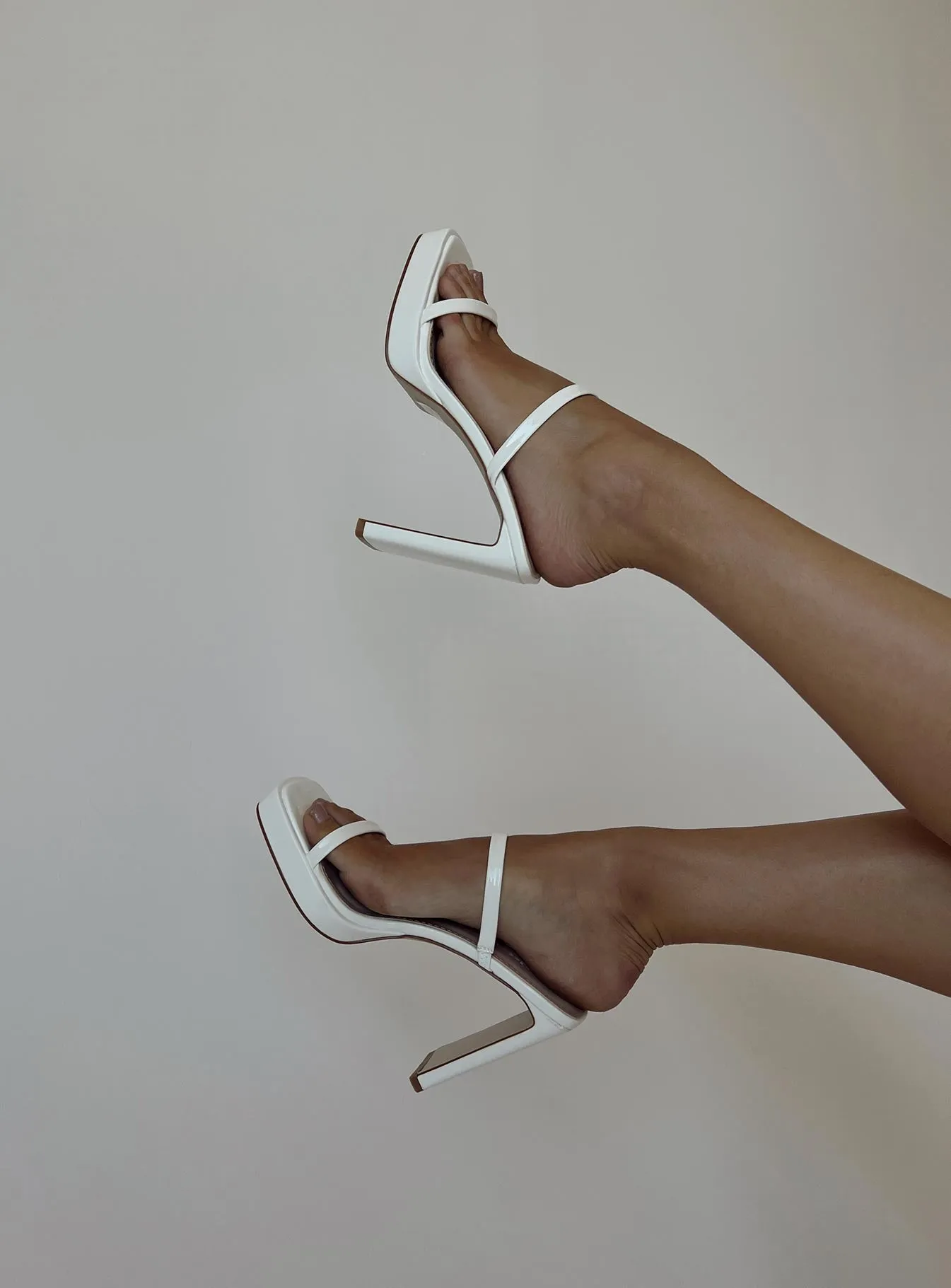 Yelda Heels White Polished Design Responsive